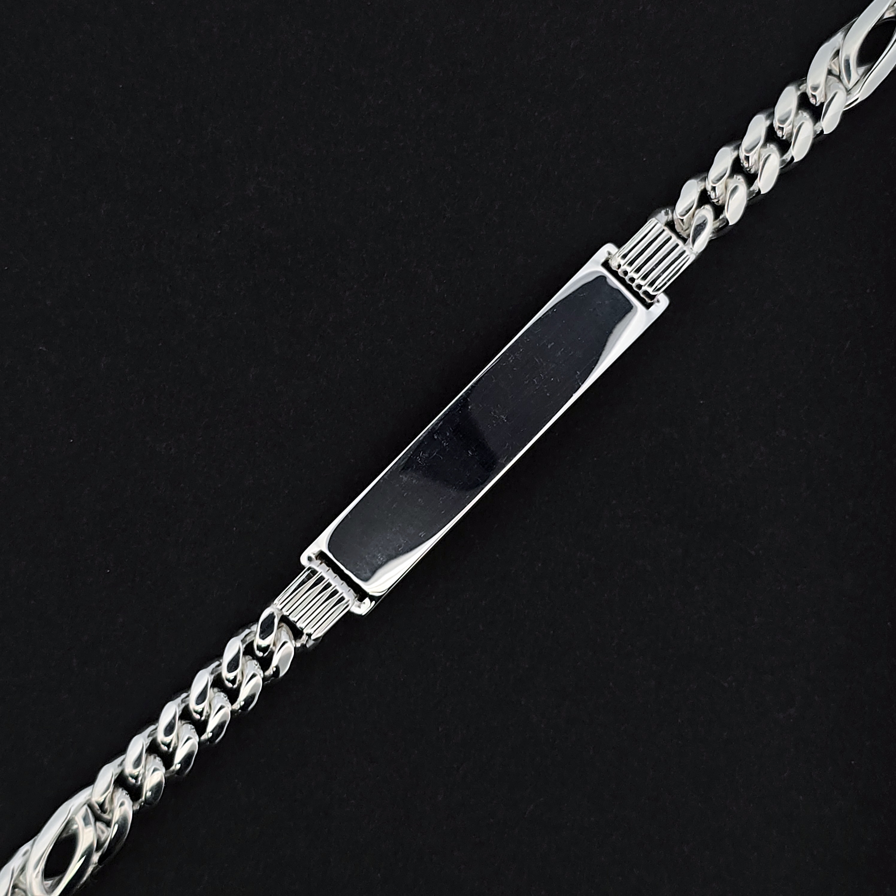 Graveerarmband zilver met een lengte van 21 cm en schakelbreedte van 6 mm